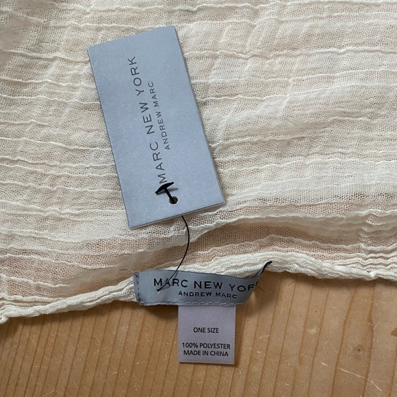 Marc Jacobs cream/off white infinity scarf - Picture 2 of 6